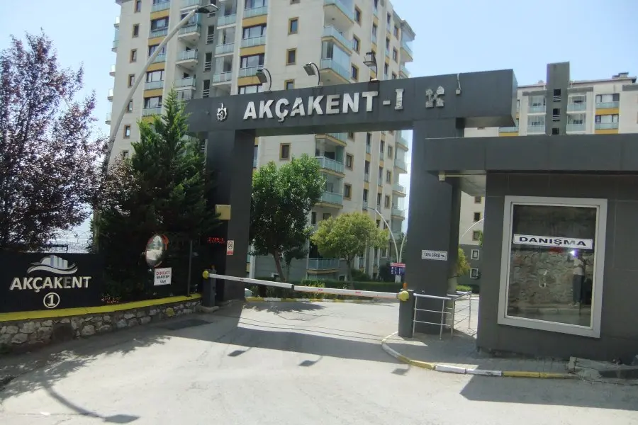 BAĞÇEŞME AKÇAKENT-1 SİTESİNDE SATILIK 3+1 KULLANIMA HAZIR BOŞ DAİRE.